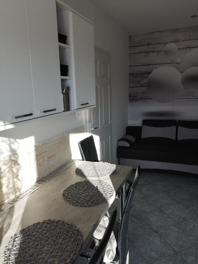 Gyoengyi Apartman Hévíz Exteriér fotografie