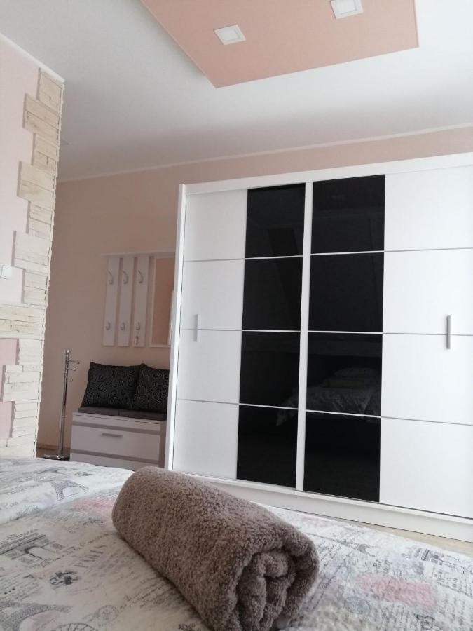 Gyoengyi Apartman Hévíz Exteriér fotografie