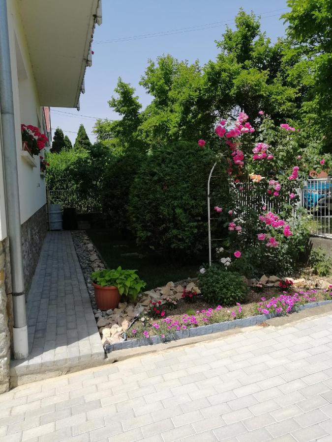 Gyoengyi Apartman Hévíz Exteriér fotografie