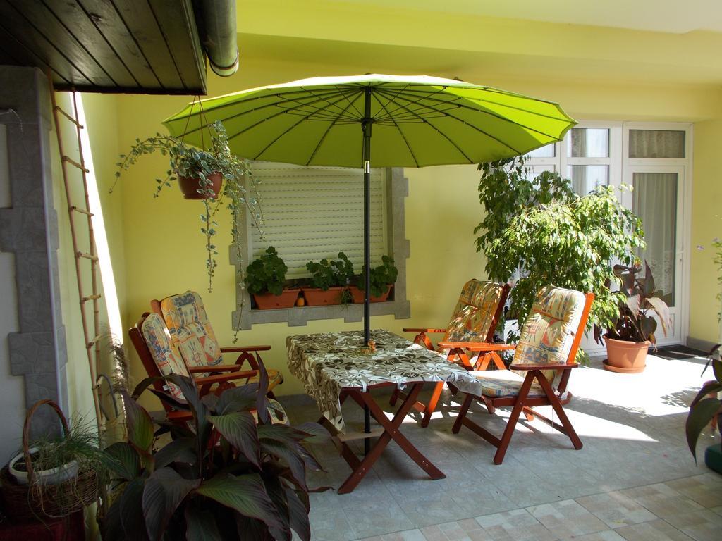 Gyoengyi Apartman Hévíz Exteriér fotografie